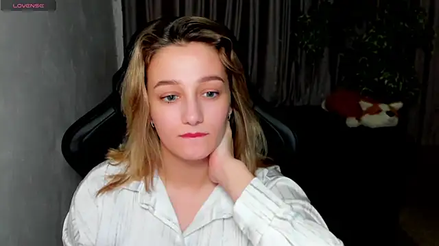 Snapshot of Sinty_Noria chatting on February 25, 7:20 am Sinty Noria online show from February 25, 7:20 am