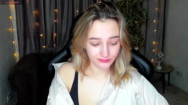 Snapshot of Sinty_Noria chatting on February 28, 1:05 am Sinty Noria online show from February 28, 1:05 am