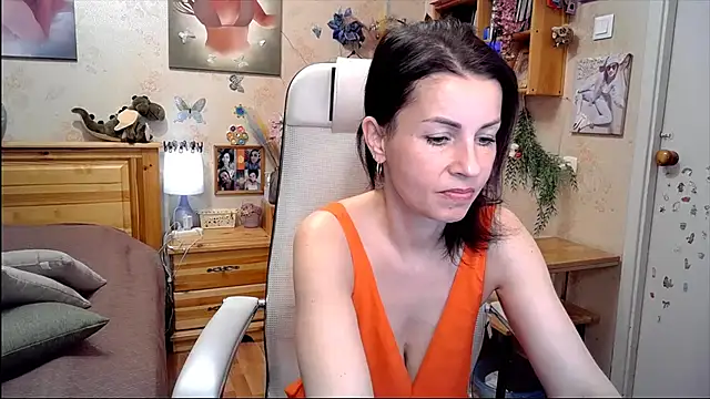 Kendra Mom online show from April 23, 10:00 am