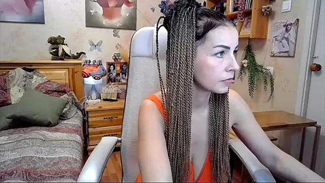 Snapshot of Kendra_Mom chatting on February 11, 9:41 am Kendra Mom online show from February 11, 9:41 am