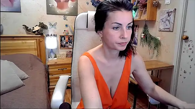 Kendra Mom online show from March 31, 12:18 pm