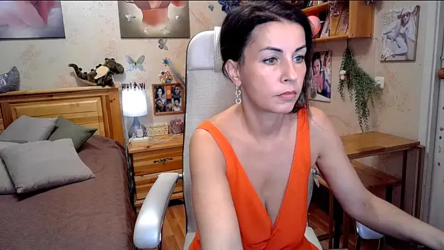 Kendra Mom online show from November 6, 7:56 am