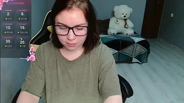 Emily Amorre online show from November 4, 5:06 pm