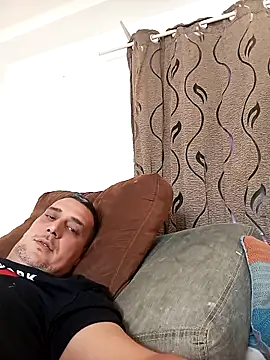 PAREJAMISTERIOSA69 online show from February 22, 4:30 pm