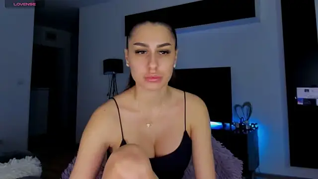 K chic online show from February 9, 9:06 pm