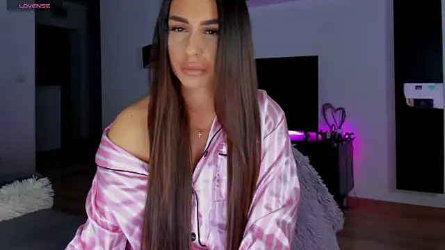 K chic online show from February 26, 9:09 pm