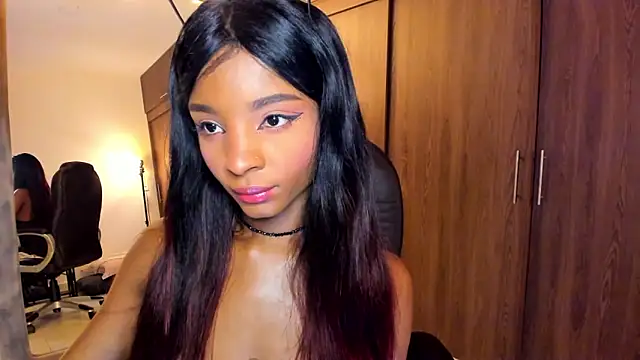 Snapshot of alikahouston4 chatting on September 19, 3:43 am alikahouston4 online show from September 19, 3:43 am