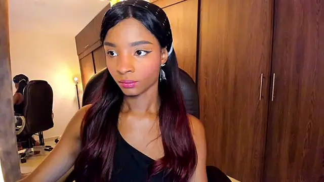 Snapshot of alikahouston4 chatting on September 12, 2:12 am alikahouston4 online show from September 12, 2:12 am