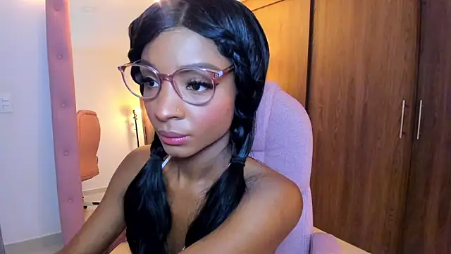 alikahouston4 online show from April 3, 7:48 am