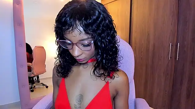 Snapshot of alikahouston4 chatting on February 14, 3:51 am alikahouston4 online show from February 14, 3:51 am