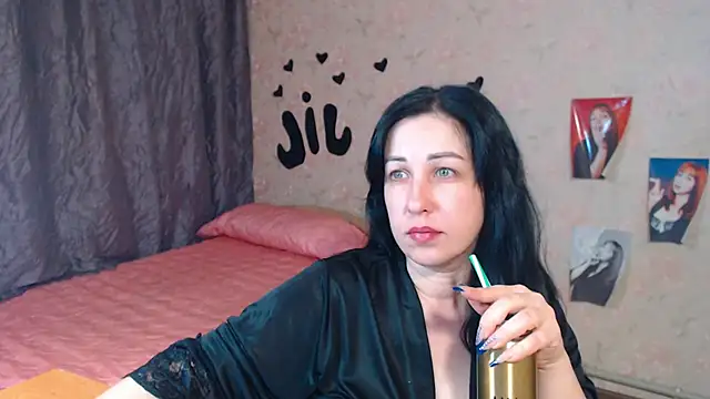 Snapshot of JillStevens chatting on November 8, 4:27 am JillStevens online show from November 8, 4:27 am