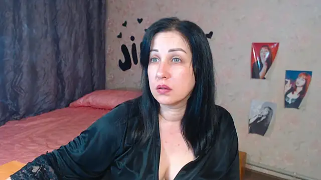 Snapshot of JillStevens chatting on October 20, 4:03 am JillStevens online show from October 20, 4:03 am