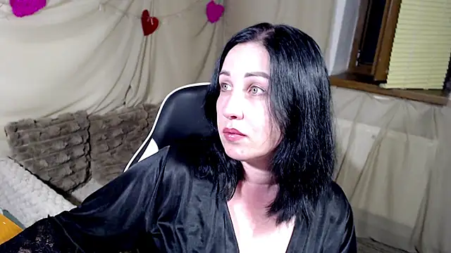 Snapshot of JillStevens chatting on June 14, 7:59 pm JillStevens online show from June 14, 7:59 pm