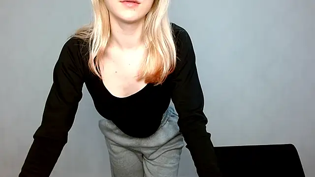 Snapshot of cindi_hot chatting on February 20, 11:20 am cindi hot online show from February 20, 11:20 am