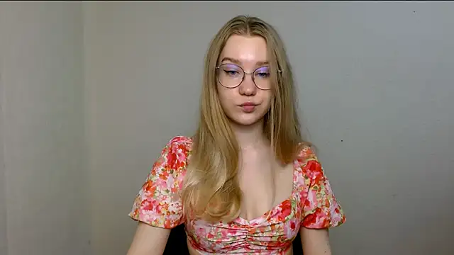 Snapshot of cindi_hot chatting on June 11, 9:50 am cindi hot online show from June 11, 9:50 am