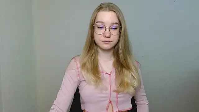 cindi hot online show from March 28, 7:53 am