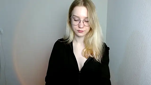 Snapshot of cindi_hot chatting on March 12, 9:34 am cindi hot online show from March 12, 9:34 am