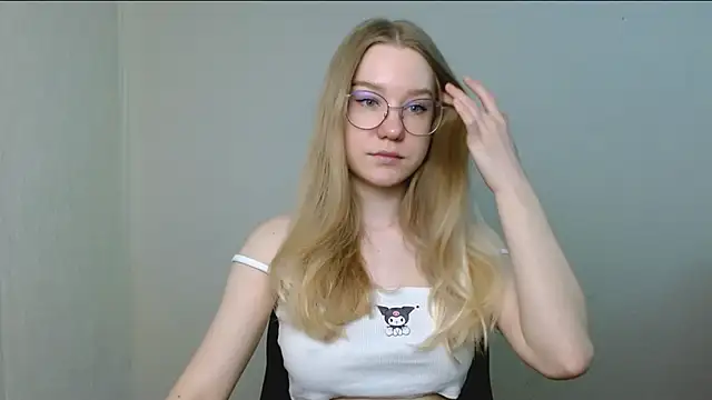 cindi hot online show from March 31, 10:39 am