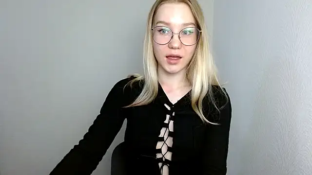 Snapshot of cindi_hot chatting on March 14, 11:12 am cindi hot online show from March 14, 11:12 am