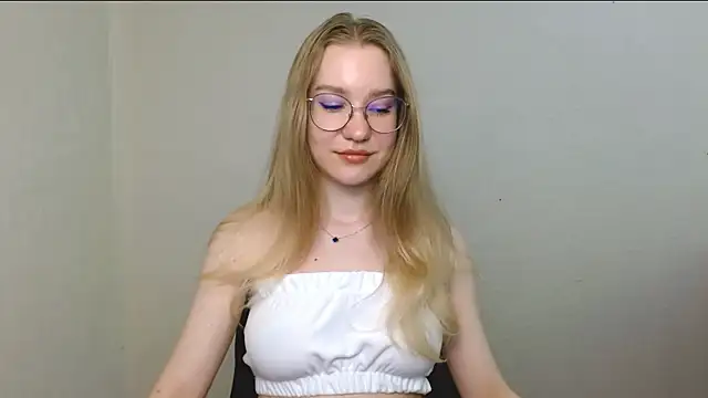 Snapshot of cindi_hot chatting on July 13, 11:31 am cindi hot online show from July 13, 11:31 am