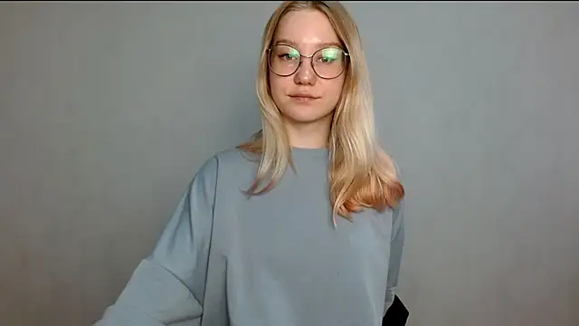 Snapshot of cindi_hot chatting on March 5, 11:28 am cindi hot online show from March 5, 11:28 am