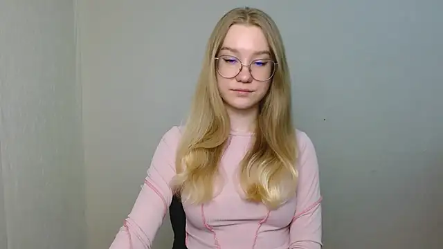 cindi hot online show from March 18, 10:29 am