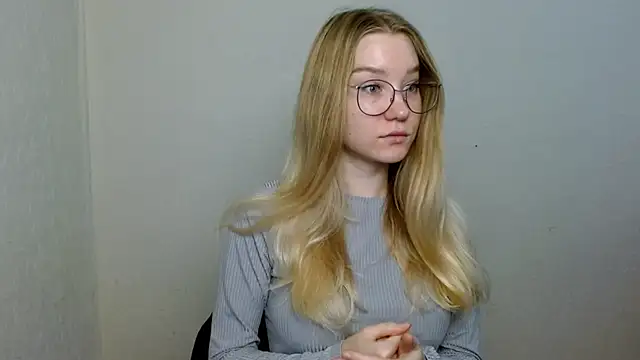 cindi hot online show from November 11, 8:53 am