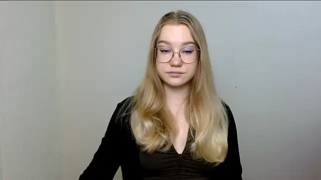 cindi hot online show from April 30, 11:06 am