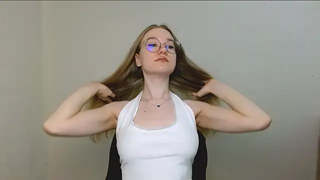 Snapshot of cindi_hot chatting on July 22, 9:33 am cindi hot online show from July 22, 9:33 am
