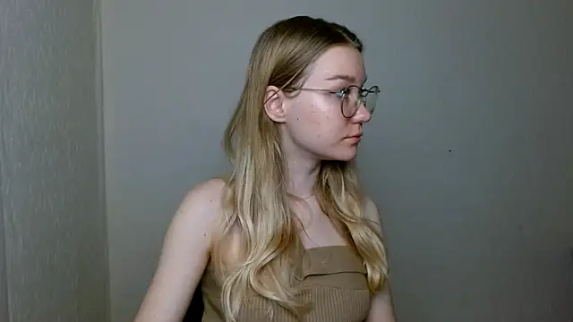 cindi hot online show from December 1, 10:16 am