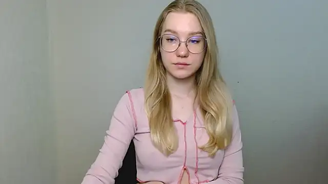 cindi hot online show from March 20, 11:11 am