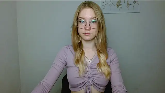 Snapshot of cindi_hot chatting on October 9, 8:48 am cindi hot online show from October 9, 8:48 am