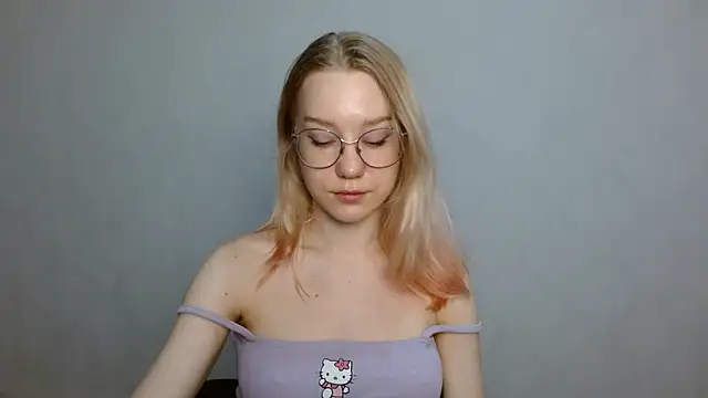 Snapshot of cindi_hot chatting on January 24, 9:17 am cindi hot online show from January 24, 9:17 am