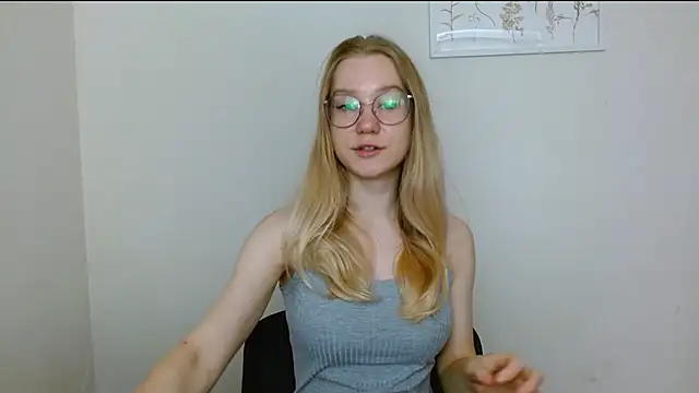 Snapshot of cindi_hot chatting on September 23, 8:21 am cindi hot online show from September 23, 8:21 am