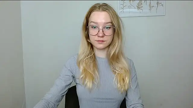 Snapshot of cindi_hot chatting on September 25, 10:32 am cindi hot online show from September 25, 10:32 am