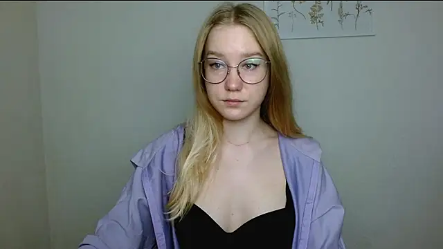 Snapshot of cindi_hot chatting on November 1, 10:31 am cindi hot online show from November 1, 10:31 am