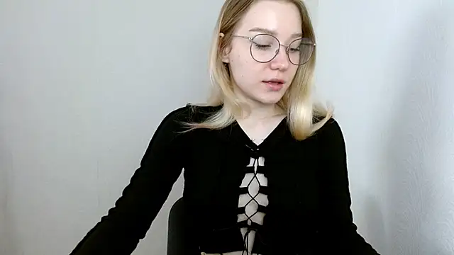 Snapshot of cindi_hot chatting on March 14, 8:10 am cindi hot online show from March 14, 8:10 am