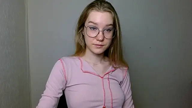 cindi hot online show from December 4, 11:09 am