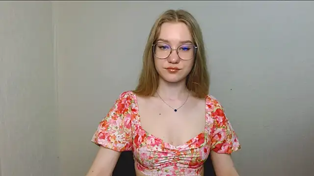 Snapshot of cindi_hot chatting on July 17, 9:17 am cindi hot online show from July 17, 9:17 am