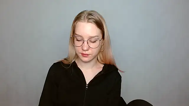 Snapshot of cindi_hot chatting on January 25, 8:53 am cindi hot online show from January 25, 8:53 am