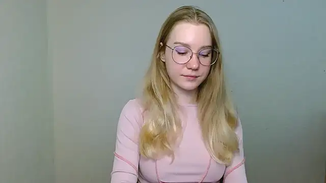 cindi hot online show from March 7, 11:27 am