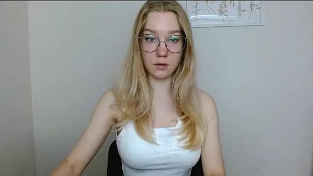 Snapshot of cindi_hot chatting on September 20, 8:30 am cindi hot online show from September 20, 8:30 am