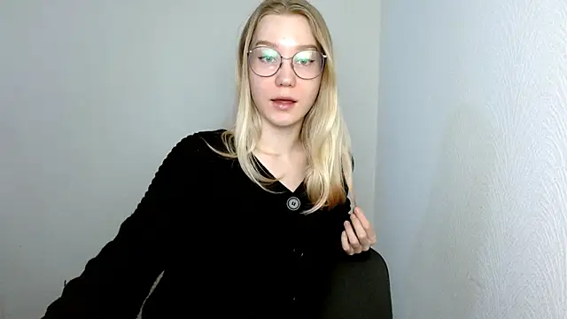 Snapshot of cindi_hot chatting on March 18, 11:44 am cindi hot online show from March 18, 11:44 am