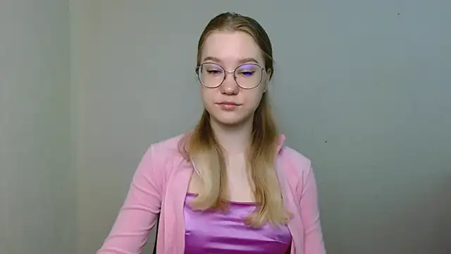 cindi hot online show from March 30, 9:33 am