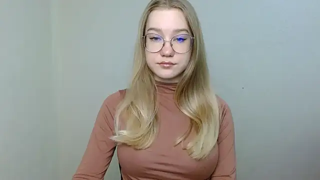 cindi hot online show from April 15, 10:43 am