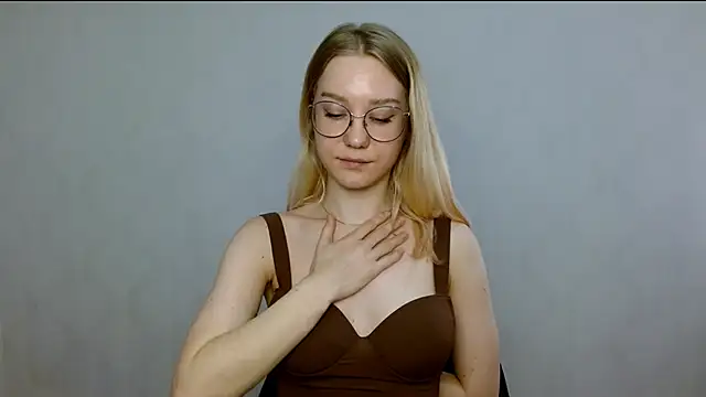 Snapshot of cindi_hot chatting on February 26, 7:34 am cindi hot online show from February 26, 7:34 am