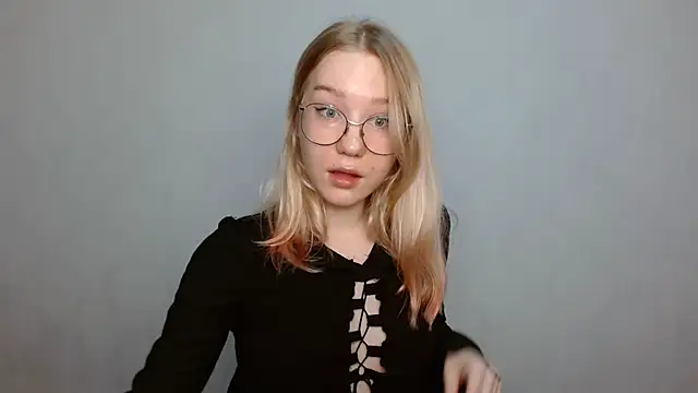 Snapshot of cindi_hot chatting on February 6, 12:04 pm cindi hot online show from February 6, 12:04 pm