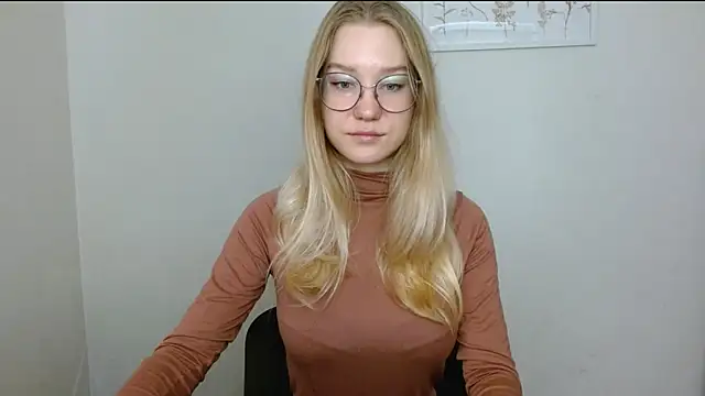 Snapshot of cindi_hot chatting on October 4, 9:33 am cindi hot online show from October 4, 9:33 am