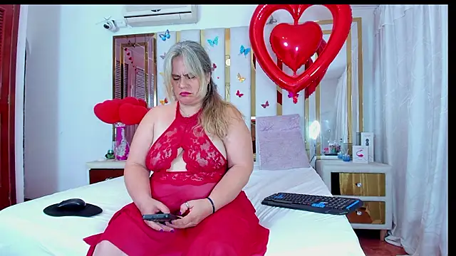 Snapshot of AnyelaGitanaMature chatting on February 11, 7:41 am AnyelaGitanaMature online show from February 11, 7:41 am