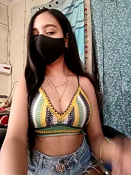Snapshot of Parinaaz18 chatting on March 4, 1:45 am Parinaaz18 online show from March 4, 1:45 am